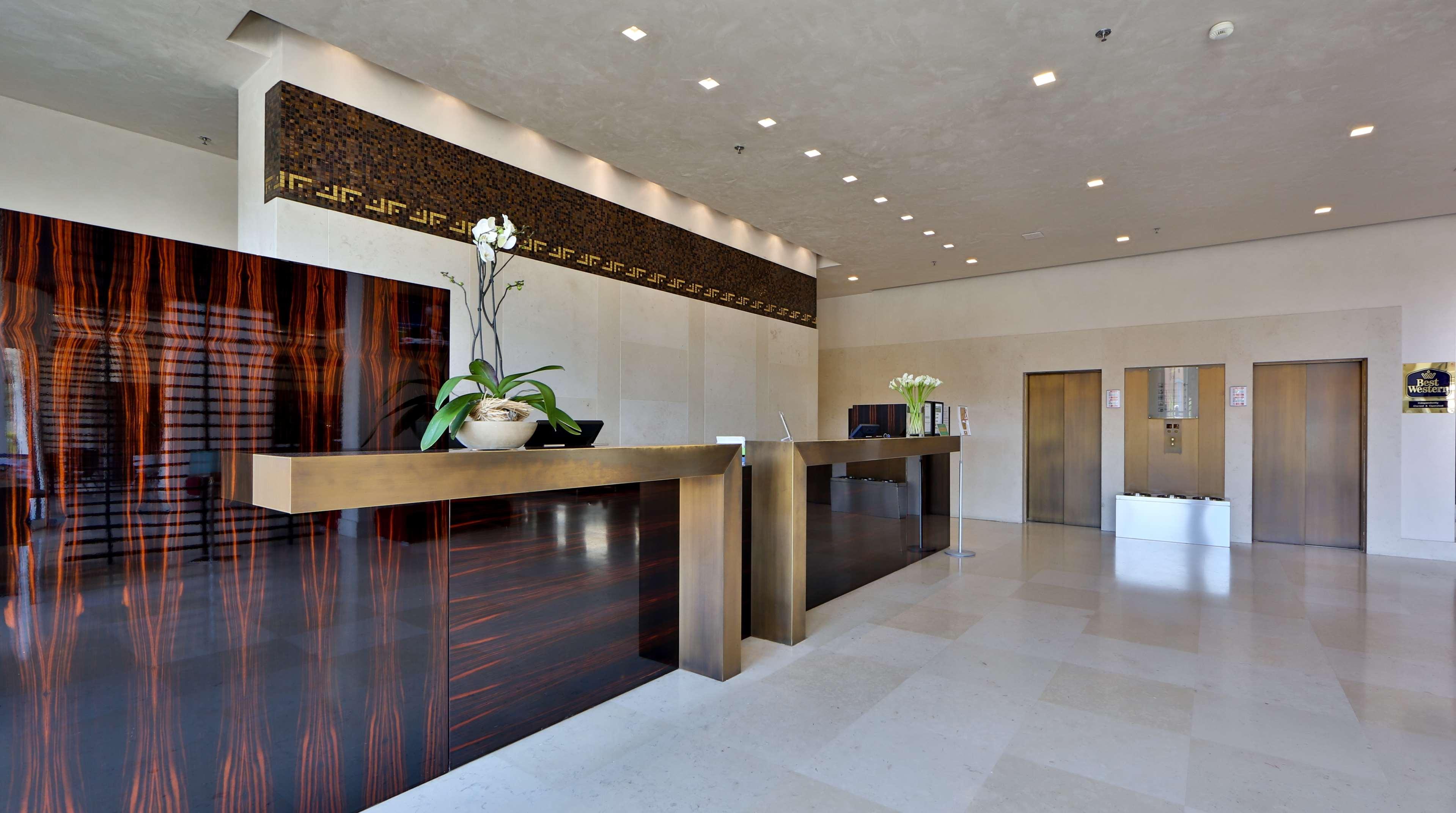 Best Western Plus Hotel Le Favaglie Cornaredo Exterior foto