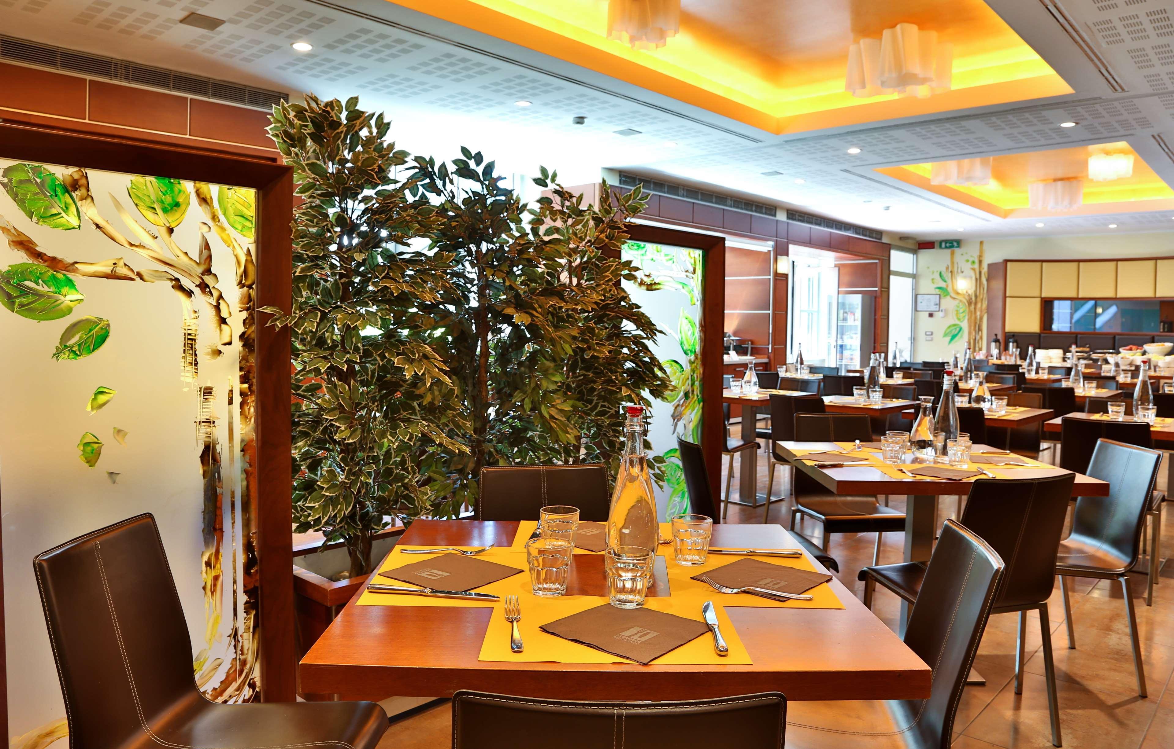 Best Western Plus Hotel Le Favaglie Cornaredo Exterior foto